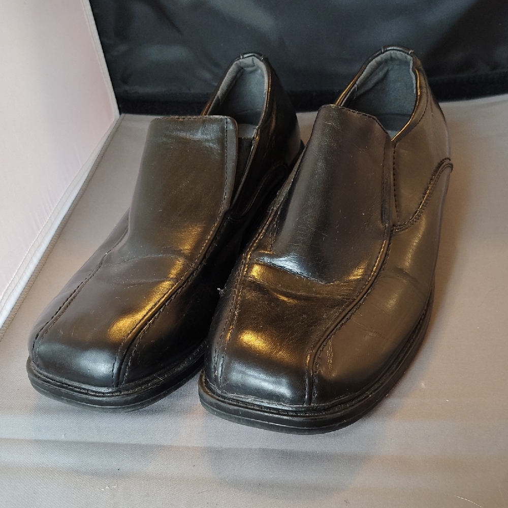 Elegant Black Leather Men's Loafers